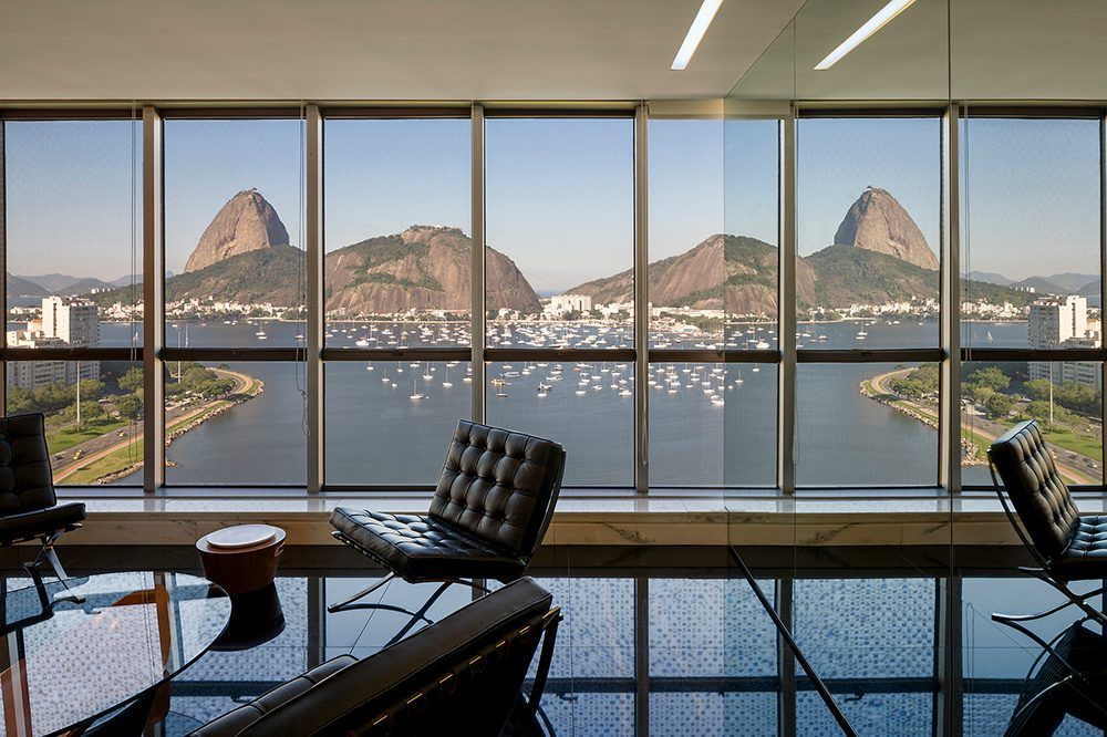Vista do Pão de Açúcar a partir de um ambiente climatizado